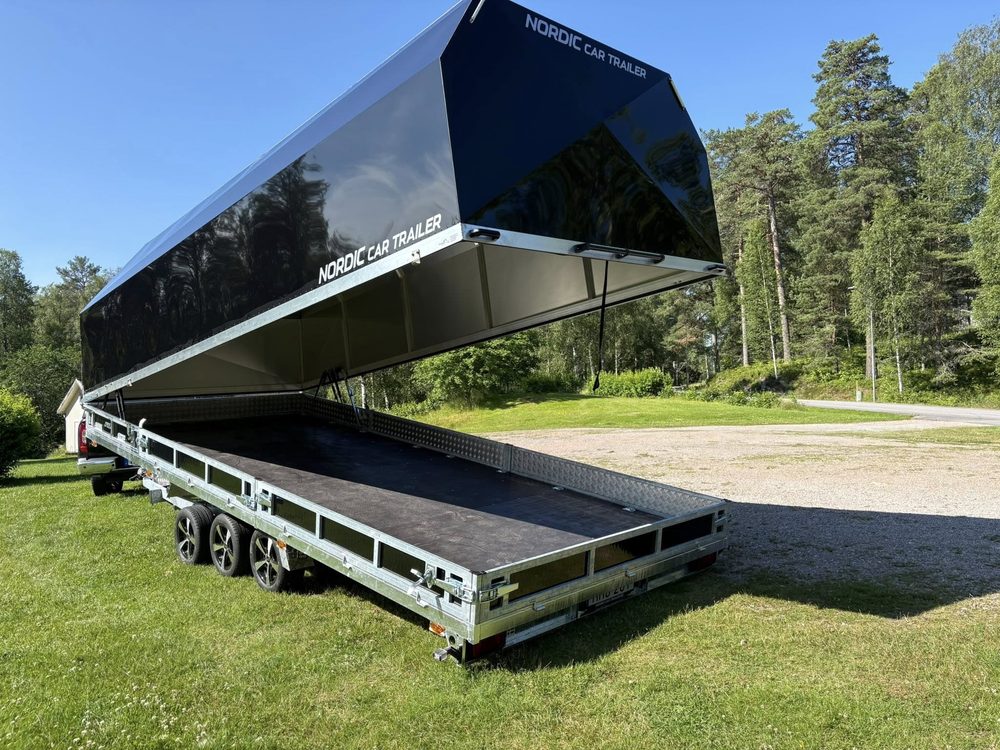 Högbyggda maskintrailers